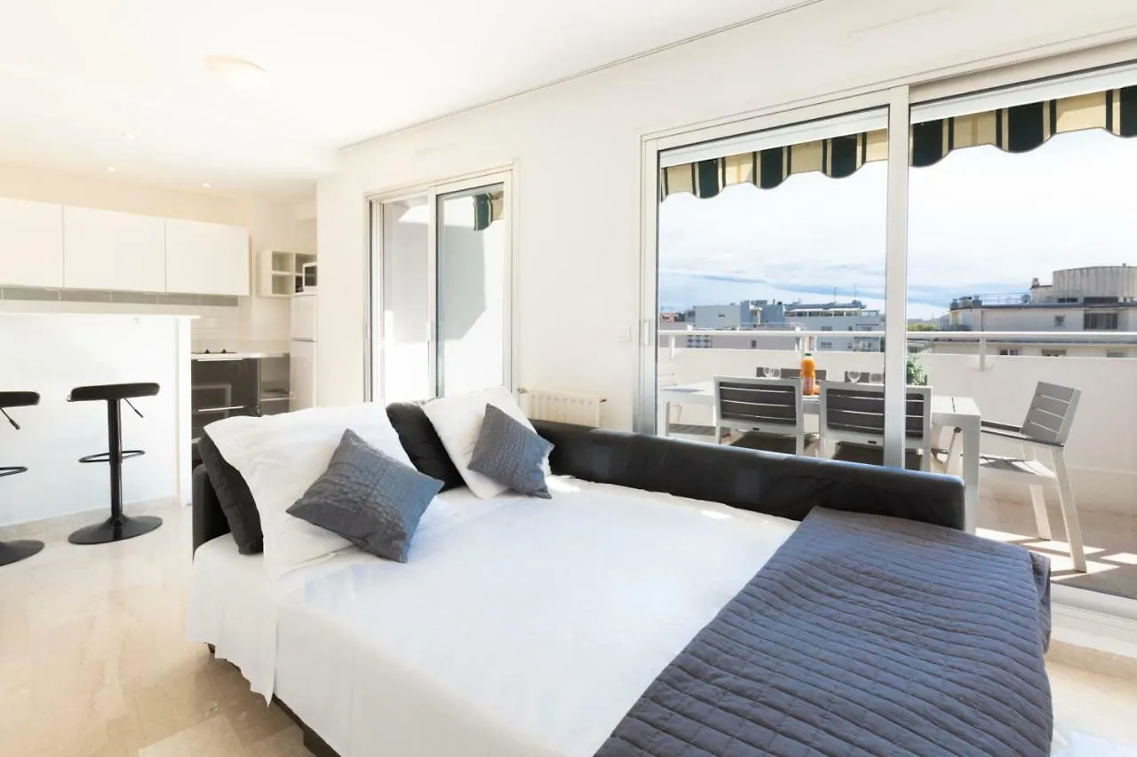 Residence Le Goya Cannes 0*,  France